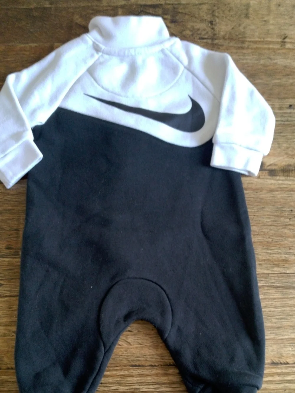 🦋BABY NIKE ONESIE🦋